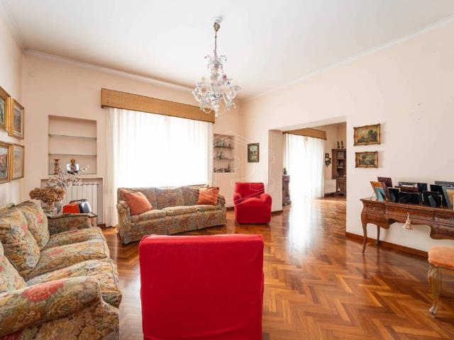 Appartamento in vendita a Napoli NA