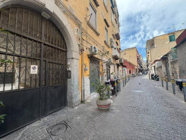Appartamento in vendita a Napoli NA