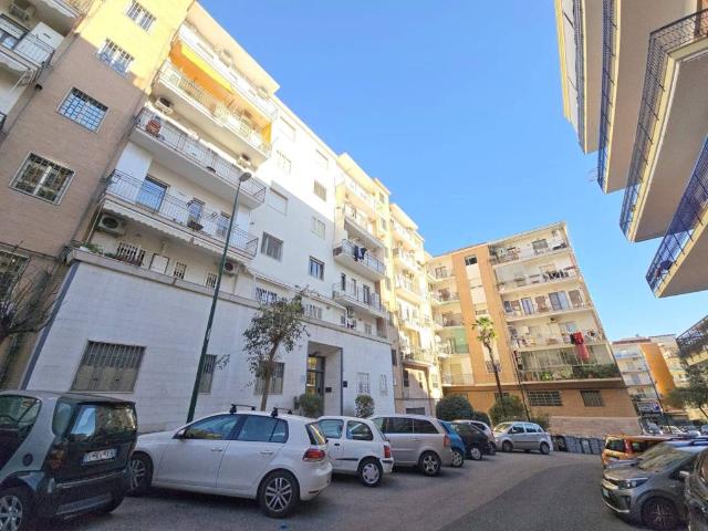 Appartamento in vendita a Napoli NA