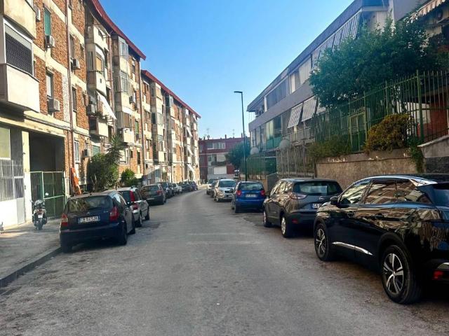 Appartamento in vendita a Napoli NA