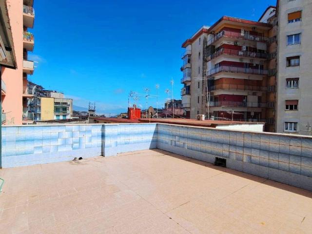 Appartamento in vendita a Napoli NA