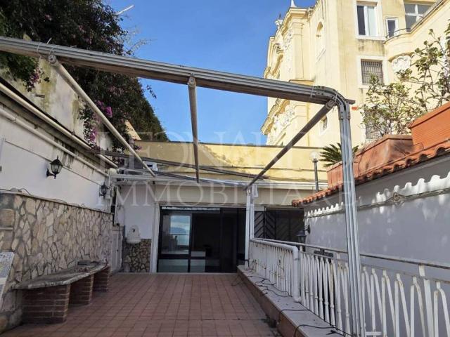Appartamento in vendita a Napoli NA
