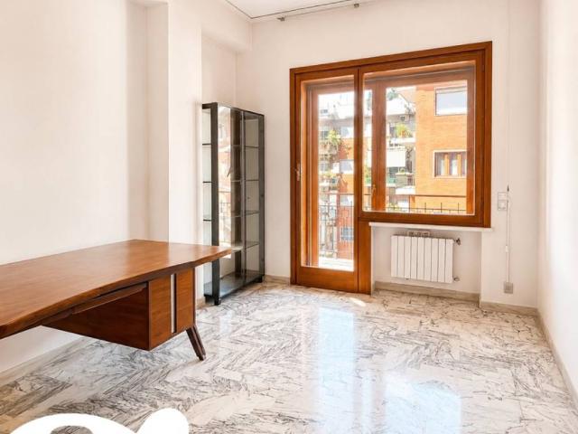 Appartamento in vendita a Napoli NA