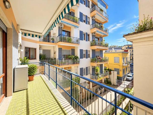Appartamento in vendita a Napoli NA