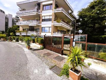 Appartamento in vendita a Napoli NA