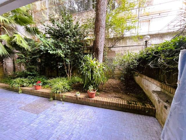Appartamento in vendita a Napoli NA