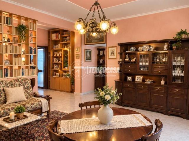 Appartamento in vendita a Napoli NA