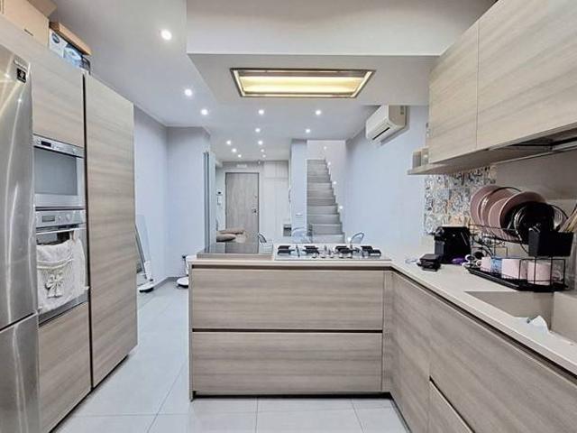 Appartamento in vendita a Napoli NA