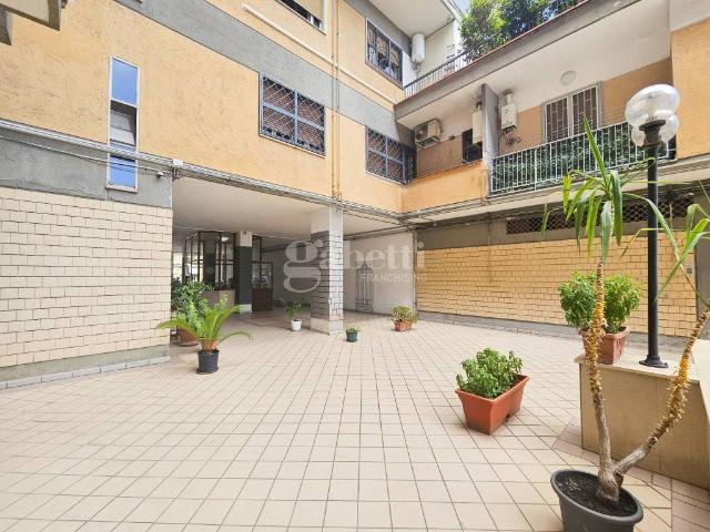 Appartamento in vendita a Napoli NA