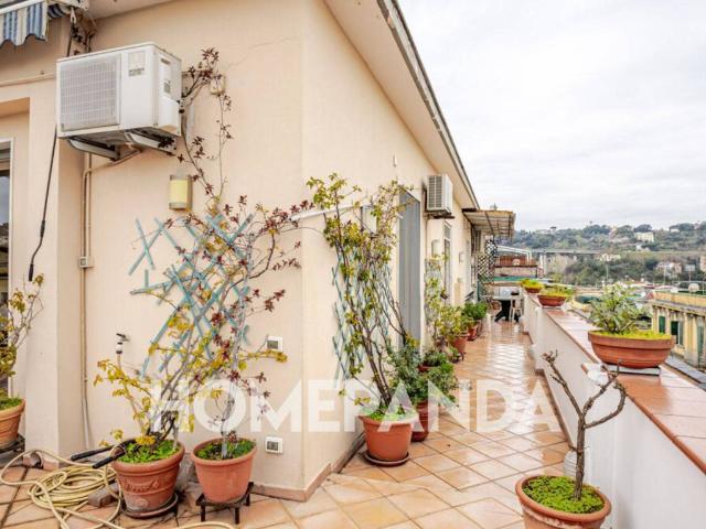 Appartamento in vendita a Napoli NA