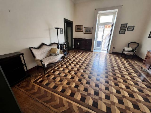 Appartamento in vendita a Napoli NA