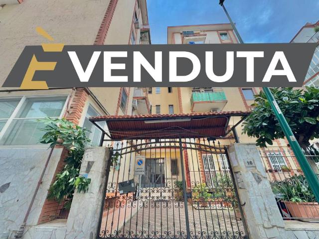 Appartamento in vendita a Napoli NA