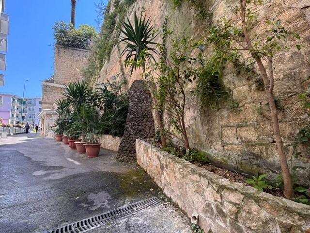 Appartamento in vendita a Napoli NA