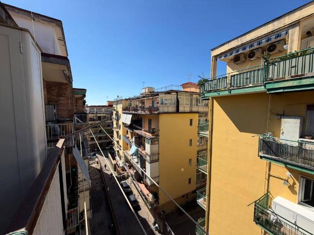 Appartamento in vendita a Napoli NA