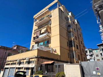 Appartamento in vendita a Napoli NA