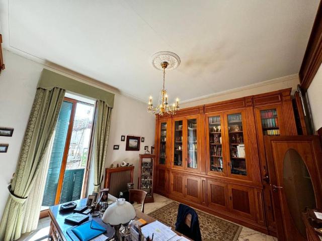 Appartamento in vendita a Napoli NA