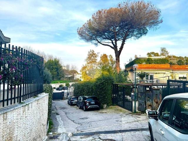 Appartamento in vendita a Napoli NA
