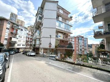 Appartamento in vendita a Napoli NA
