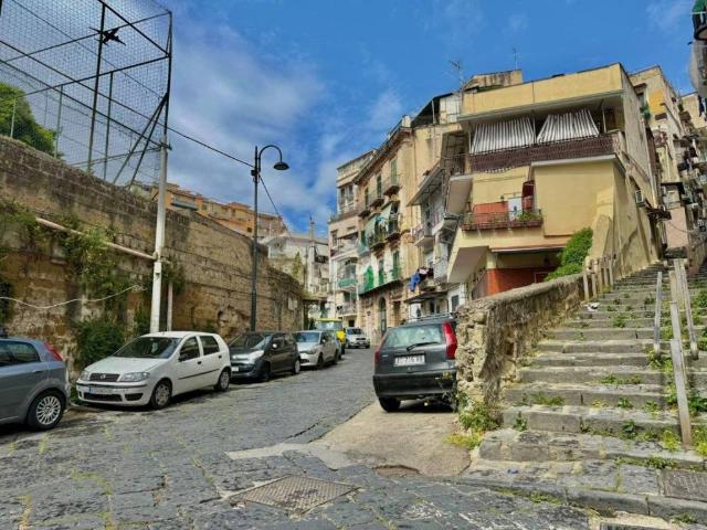 Appartamento in vendita a Napoli NA
