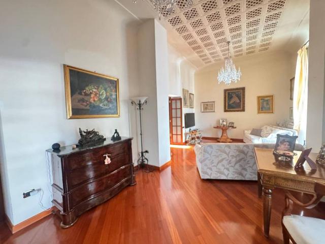 Appartamento in vendita a Napoli NA