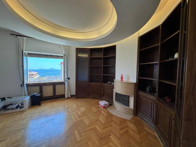Appartamento in vendita a Napoli NA