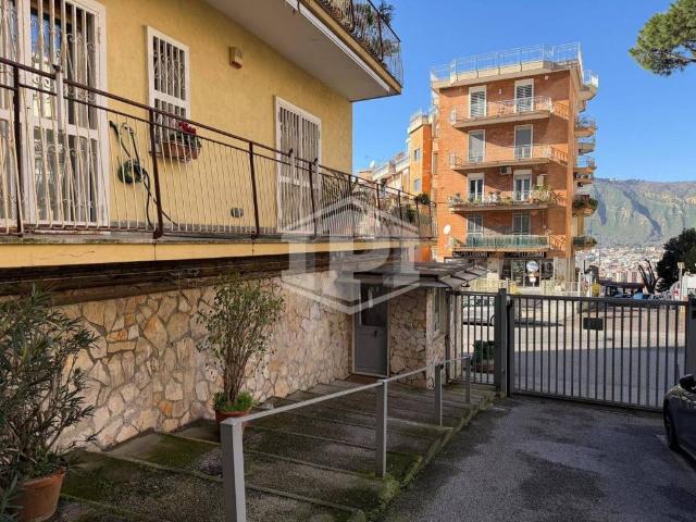 Appartamento in vendita a Napoli NA