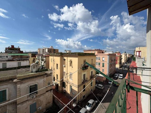 Appartamento in vendita a Napoli NA