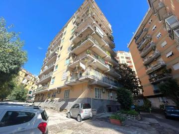 Appartamento in vendita a Napoli NA