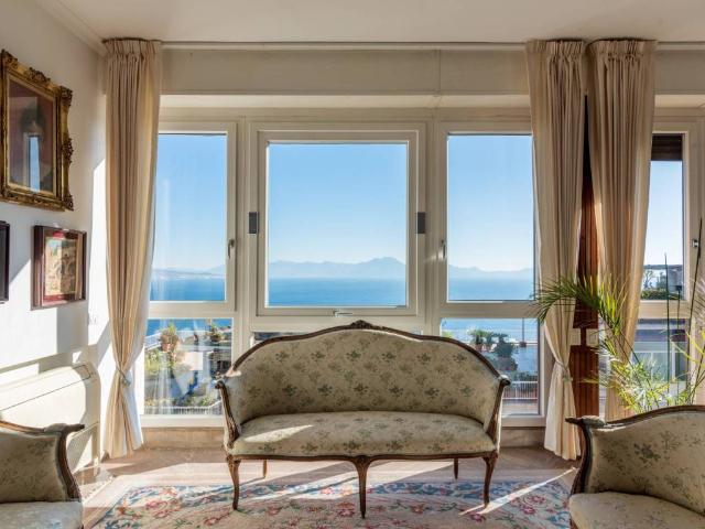 Appartamento in vendita a Napoli NA