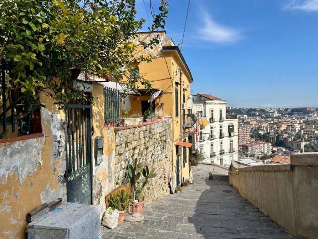 Appartamento in vendita a Napoli NA