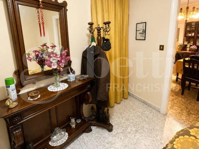 Appartamento in vendita a Napoli NA