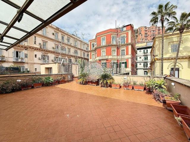 Appartamento in vendita a Napoli NA