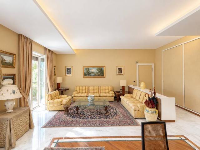 Appartamento in vendita a Napoli NA