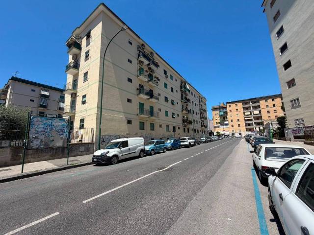 Appartamento in vendita a Napoli NA
