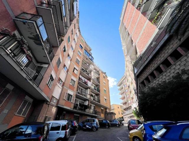 Appartamento in vendita a Napoli NA