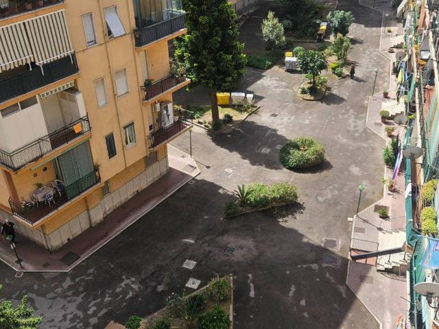 Appartamento in vendita a Napoli NA