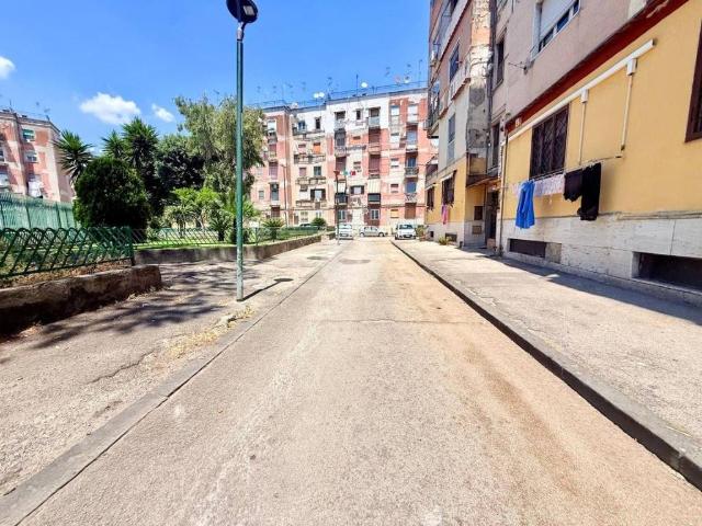 Appartamento in vendita a Napoli NA