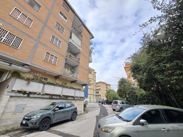 Appartamento in vendita a Napoli NA