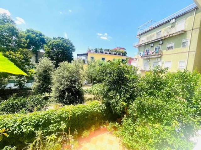 Appartamento in vendita a Napoli NA
