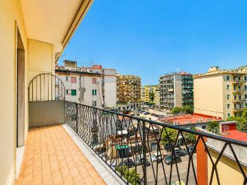 Appartamento in vendita a Napoli NA