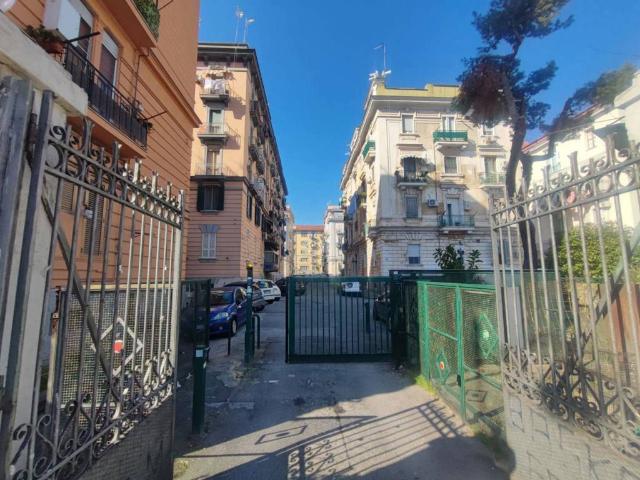Appartamento in vendita a Napoli NA