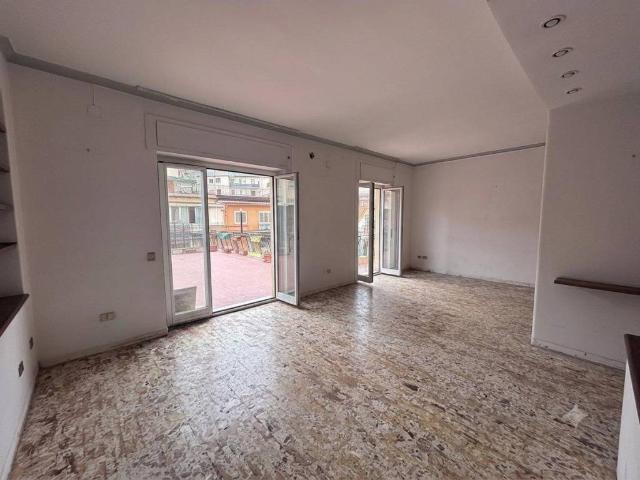 Appartamento in vendita a Napoli NA