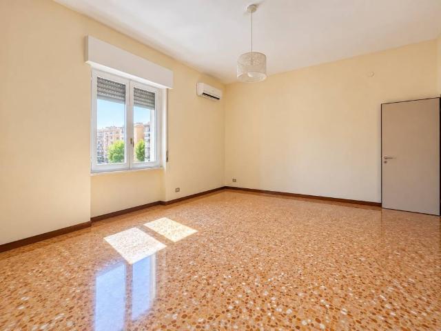 Appartamento in vendita a Napoli NA