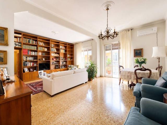 Appartamento in vendita a Napoli NA