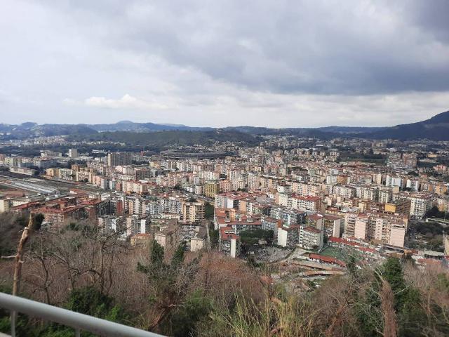 Appartamento in vendita a Napoli NA