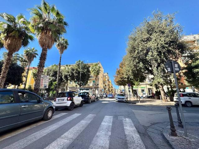 Appartamento in vendita a Napoli NA