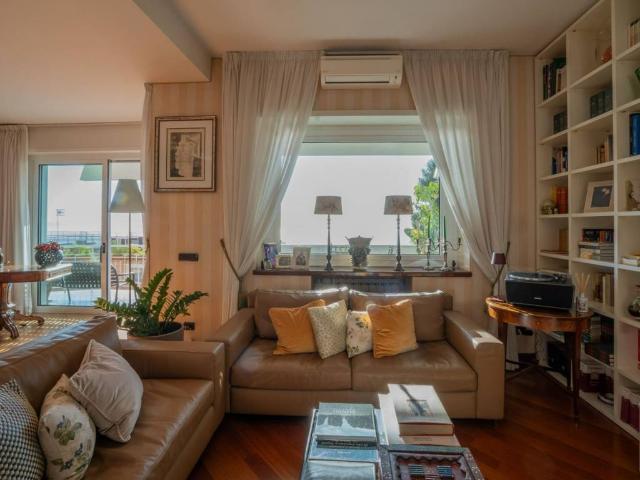 Appartamento in vendita a Napoli NA