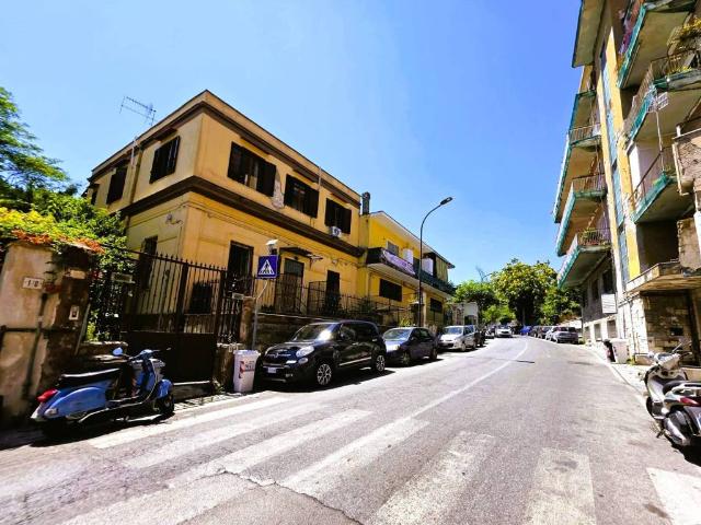 Appartamento in vendita a Napoli NA