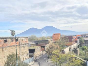 Appartamento in vendita a Napoli NA