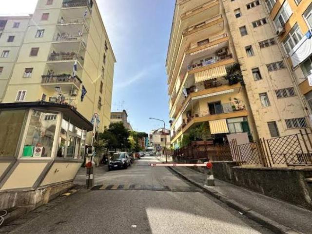 Appartamento in vendita a Napoli NA